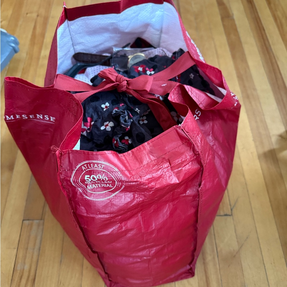 1 big bag of baby girl clothes O-6 months old